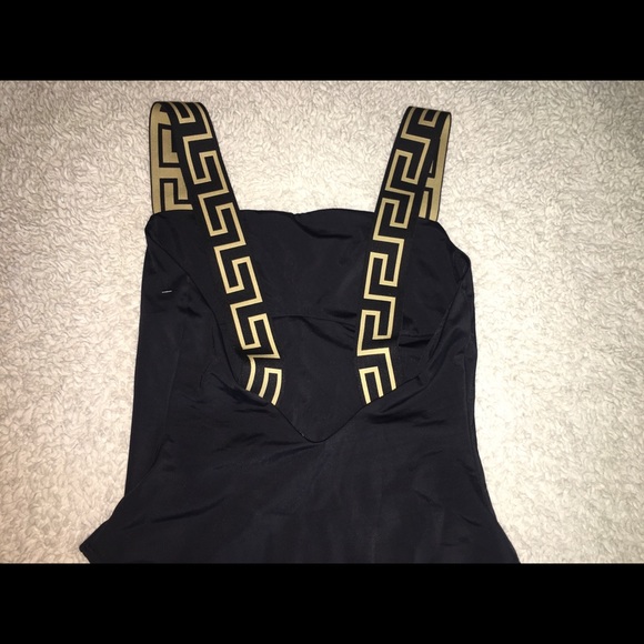 Versace - Picture 8 of 14